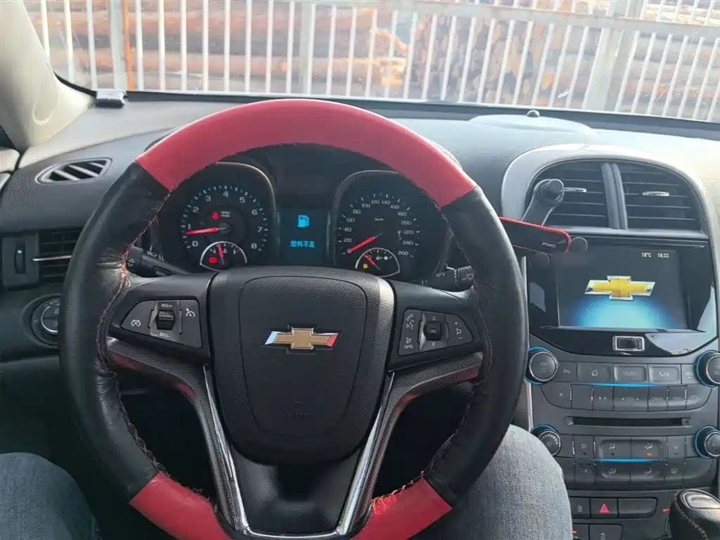 Chevrolet Malibu 2014 2.0L Automatic Luxury фото 10