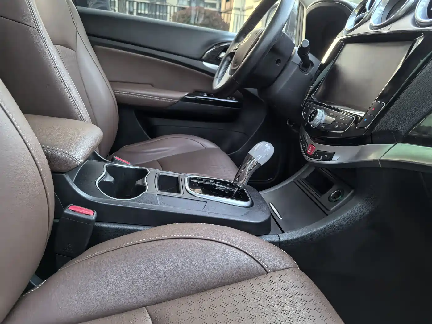 BYD S7 2017 2.0T Automatic Prestige Model фото 11