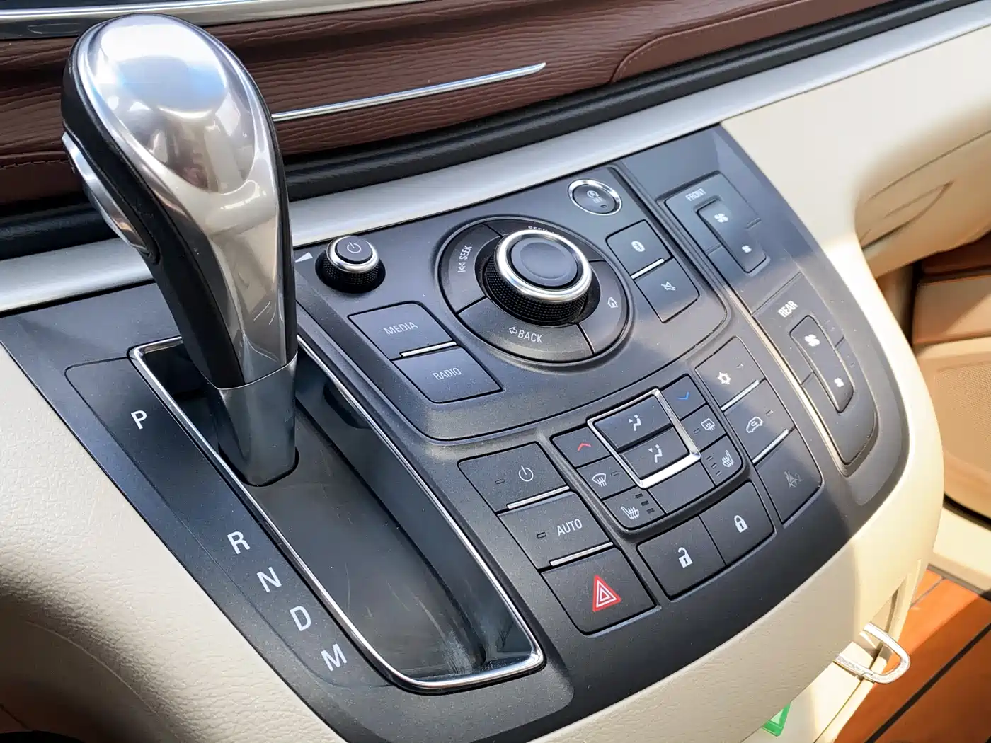 Buick GL8 2018 28T Premium Model China VI фото 14
