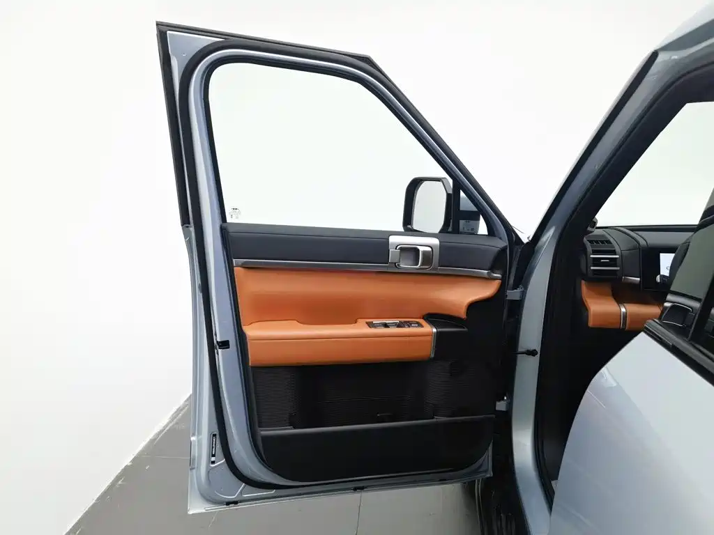 Fang Cheng Bao Titanium 7 2026 2025 AWD Base Model