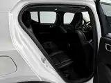 Фото 4 - Volvo XC40