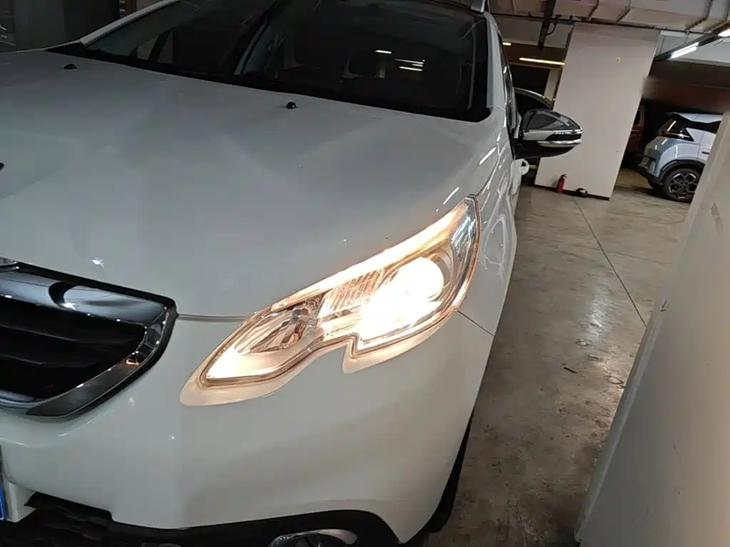Фото 24 - Peugeot 2008