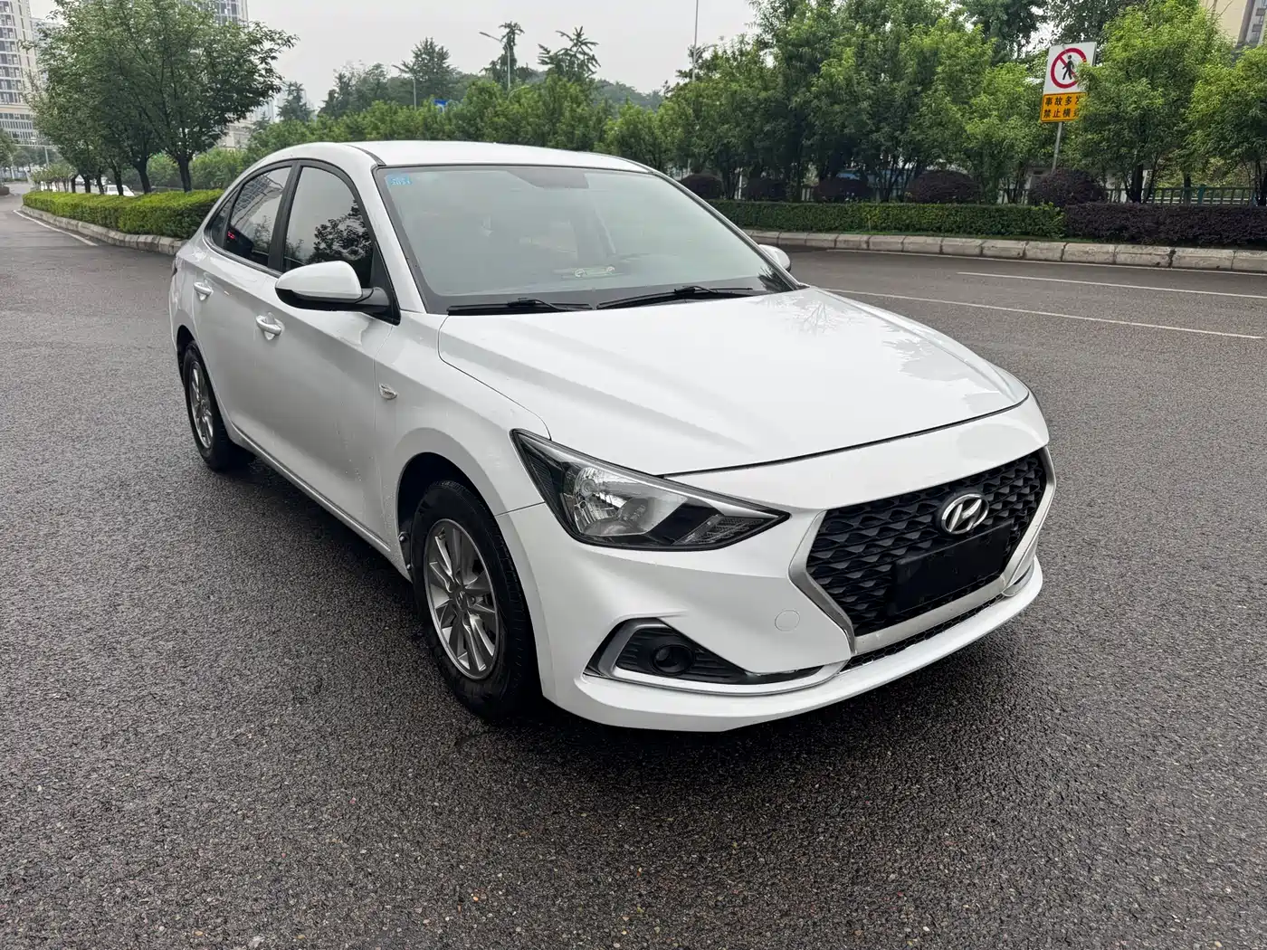 Hyundai Elantra 2018 1.6L Automatic Pleasing Edition GL China VI фото 3
