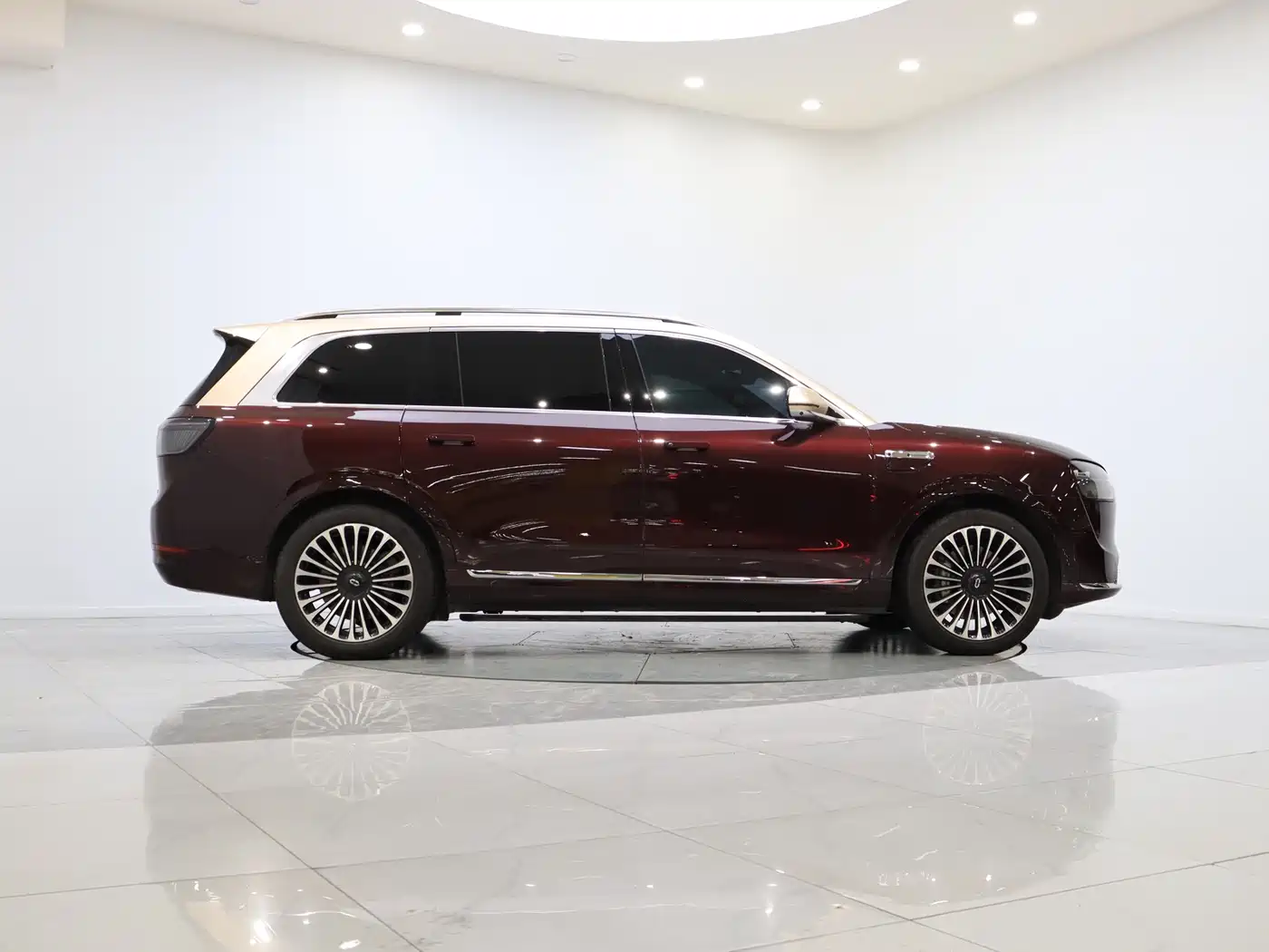 AITO Wenjie AITO M9 2025 Pure Electric Ultra 100kWh 6-Seater фото 8
