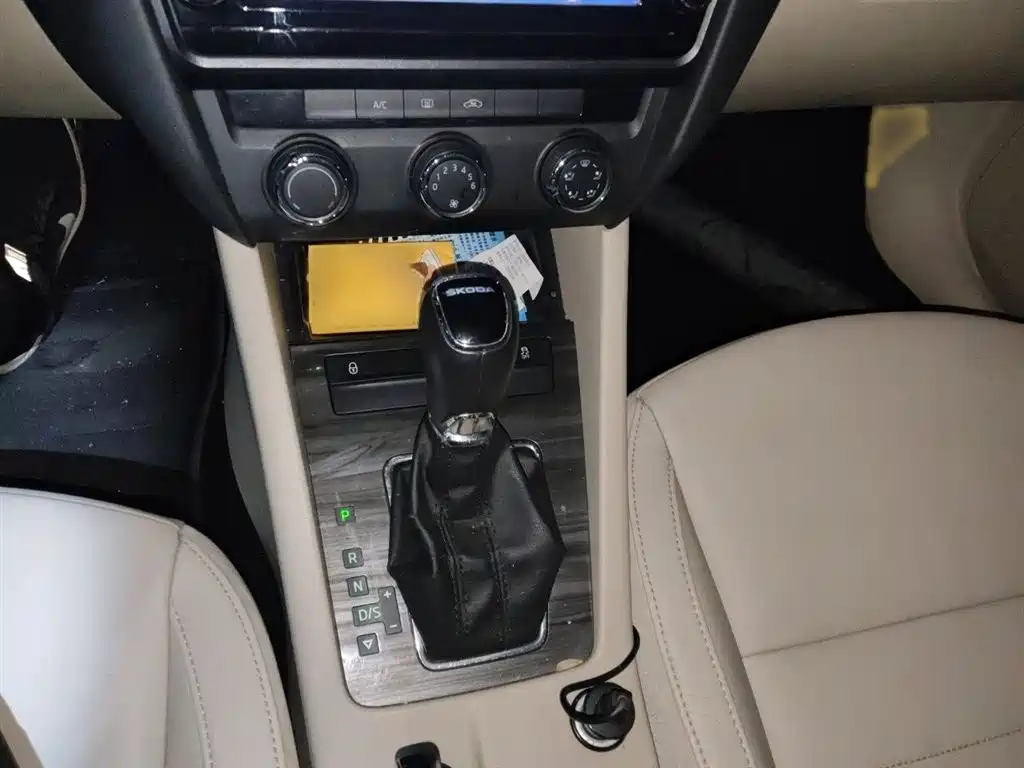 Škoda Octavia 2015 1.6L Automatic逸俊版 фото 7