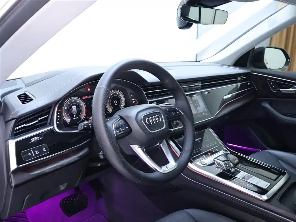 Audi Q8 2023 55 TFSI Luxury Sport фото 11