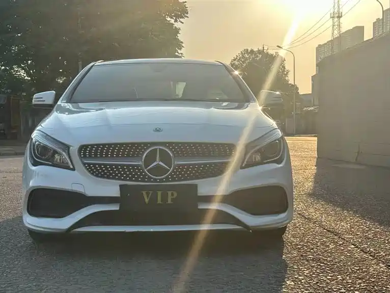 Mercedes-Benz CLA (Import) 2015 CLA 200 фото 2