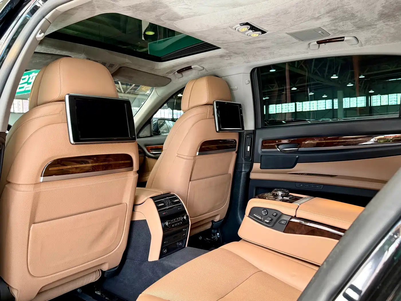 BMW 7 Series 2013 Model 760Li фото 30
