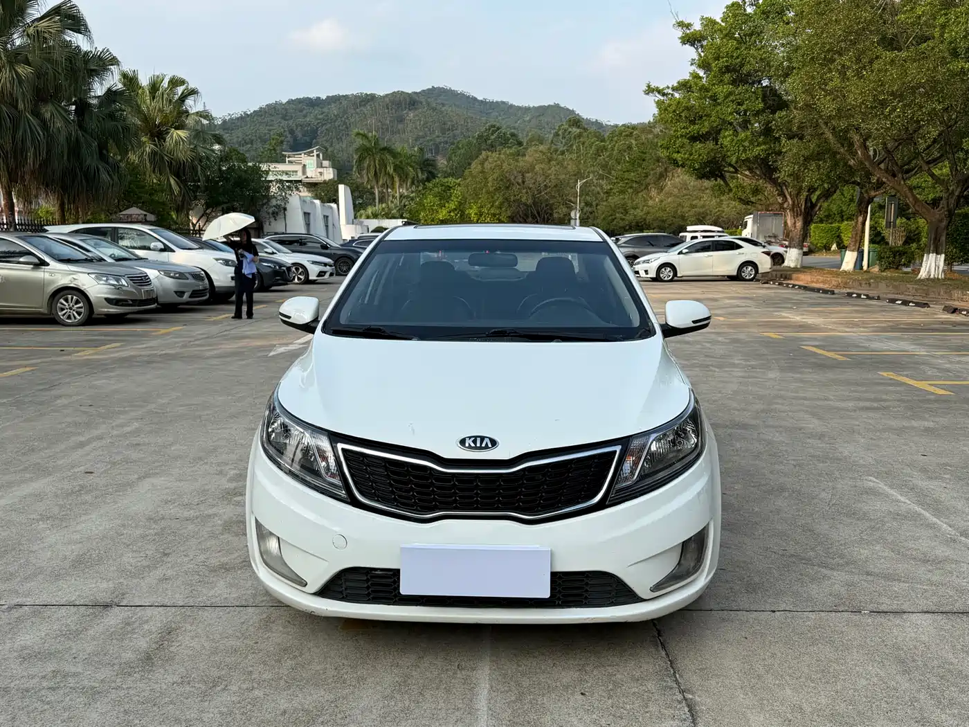 Kia K2 2013 2012 Sedan 1.6L AT Premium ECO Commemorative Edition