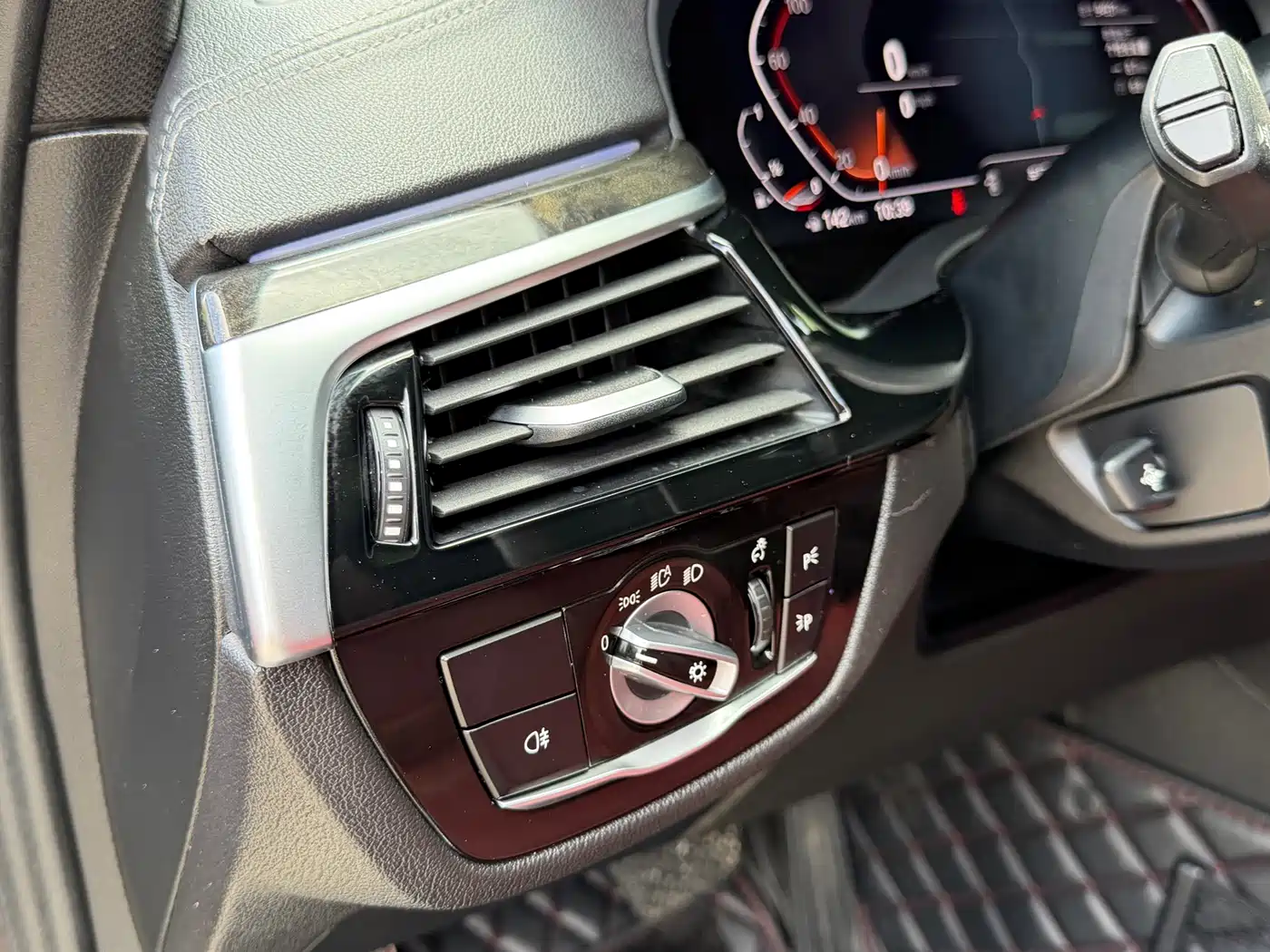 BMW 5 Series 2020 Model 530Li xDrive M Sport Package фото 18