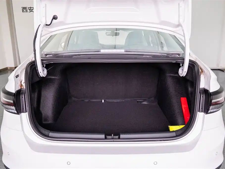 Volkswagen Lavida 2026 Model X-Ray 1.5L Premium Elegance Edition фото 9