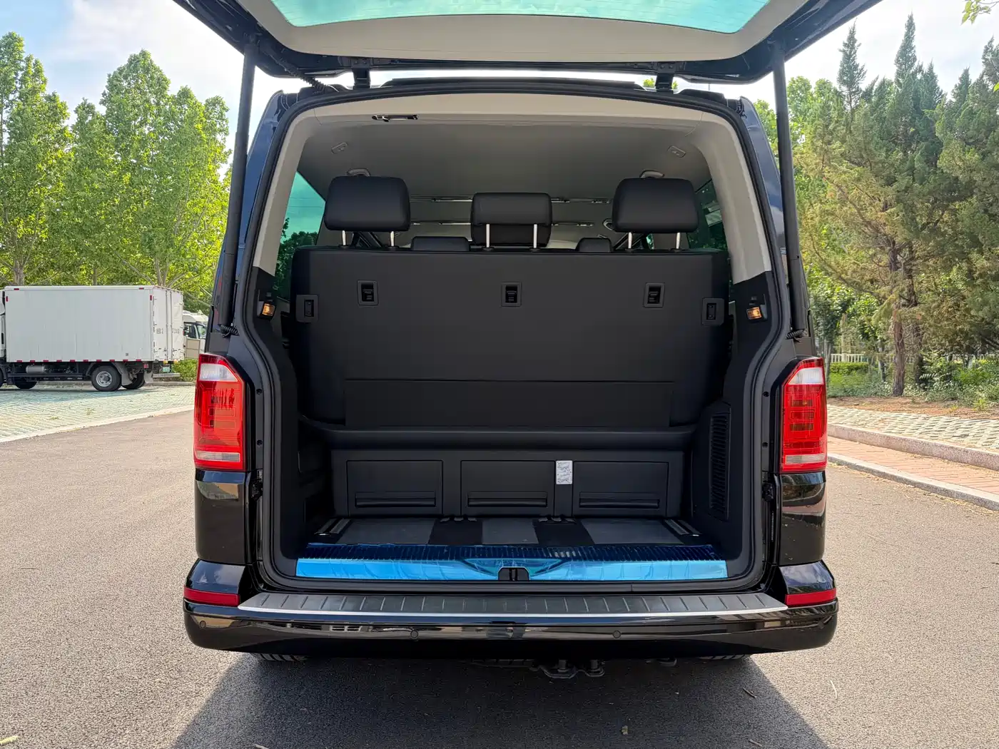 Volkswagen Multivan 2017 2017 2.0TSI AWD Premium Edition 7-Seater