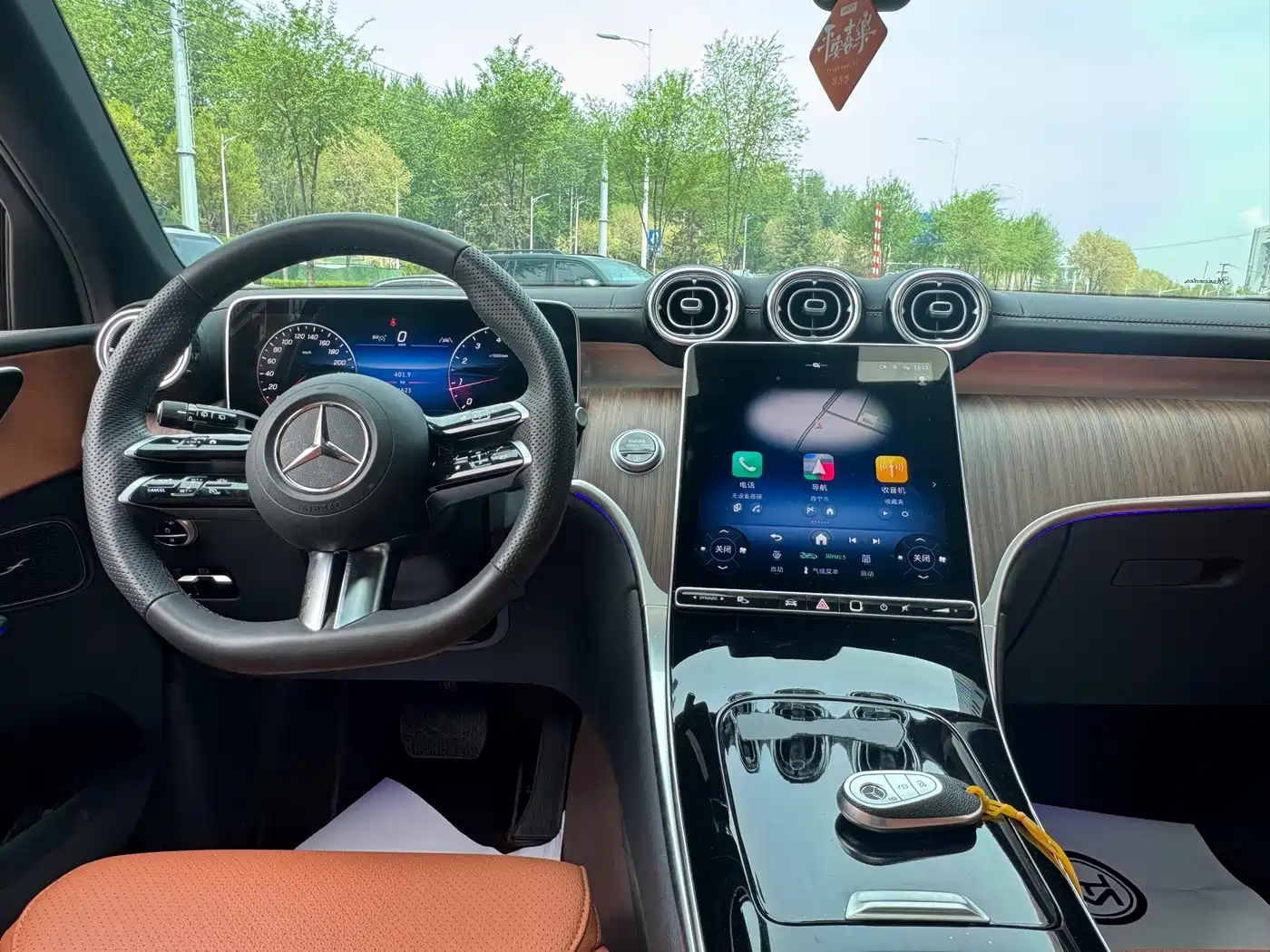MERCEDES-BENZ GLC