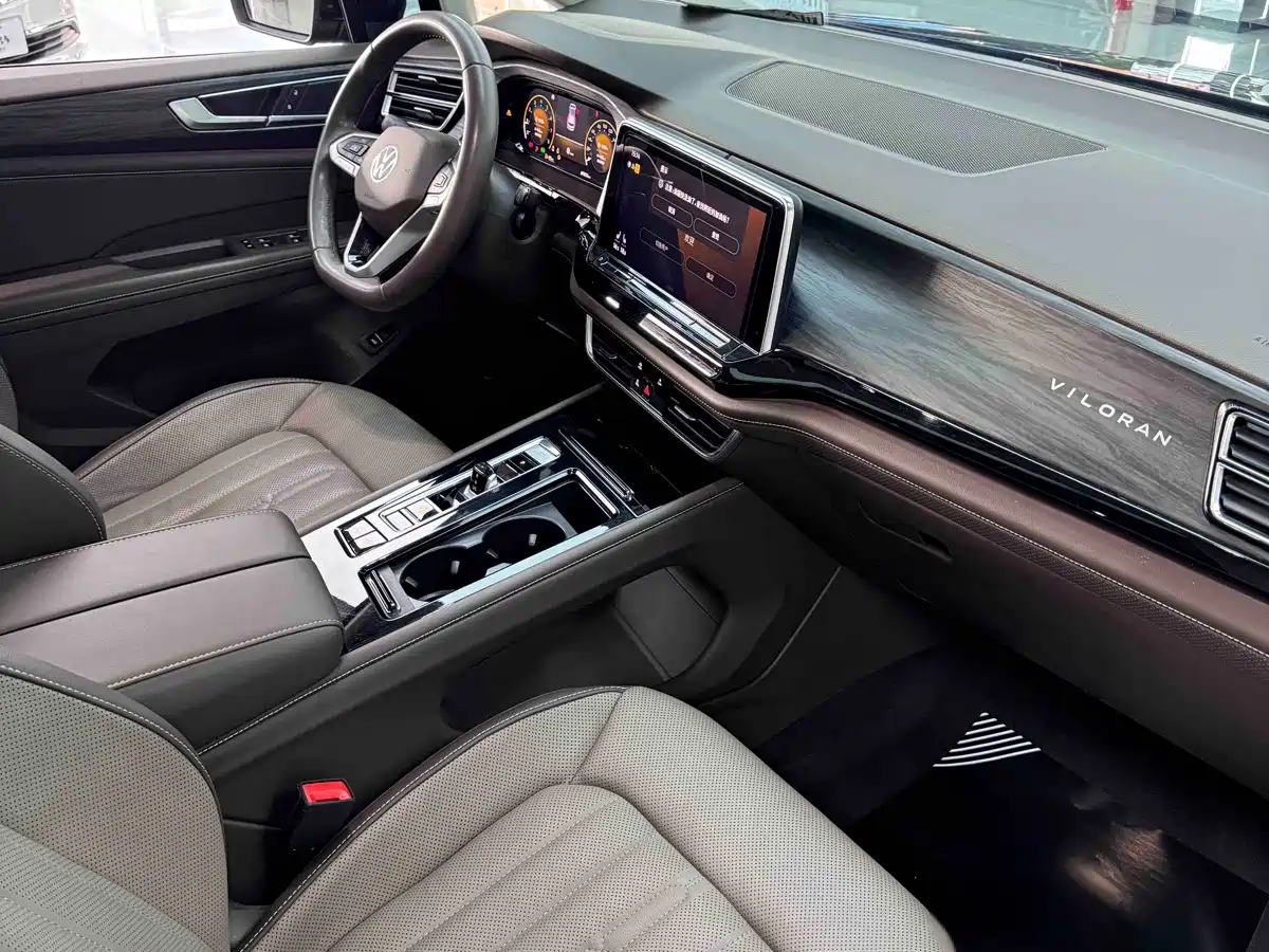 Volkswagen Viloran 2023 380TSI Premium Edition фото 4