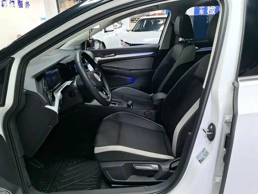 Volkswagen Golf 2023 280TSI DSG Pro фото 15