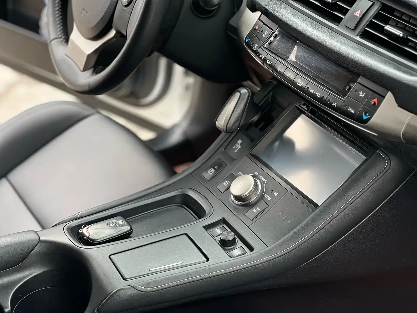 Lexus CT 2014 CT200h Elite Edition Dual Tone фото 7