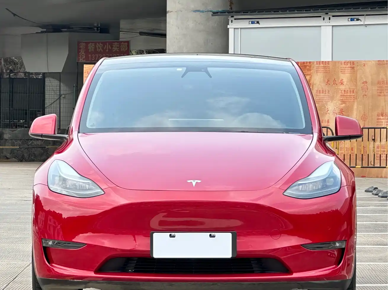 TESLA MODEL Y