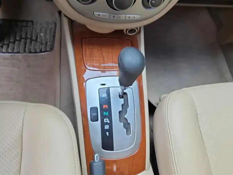 Buick Excelle 2011 1.6LE-AT фото 16