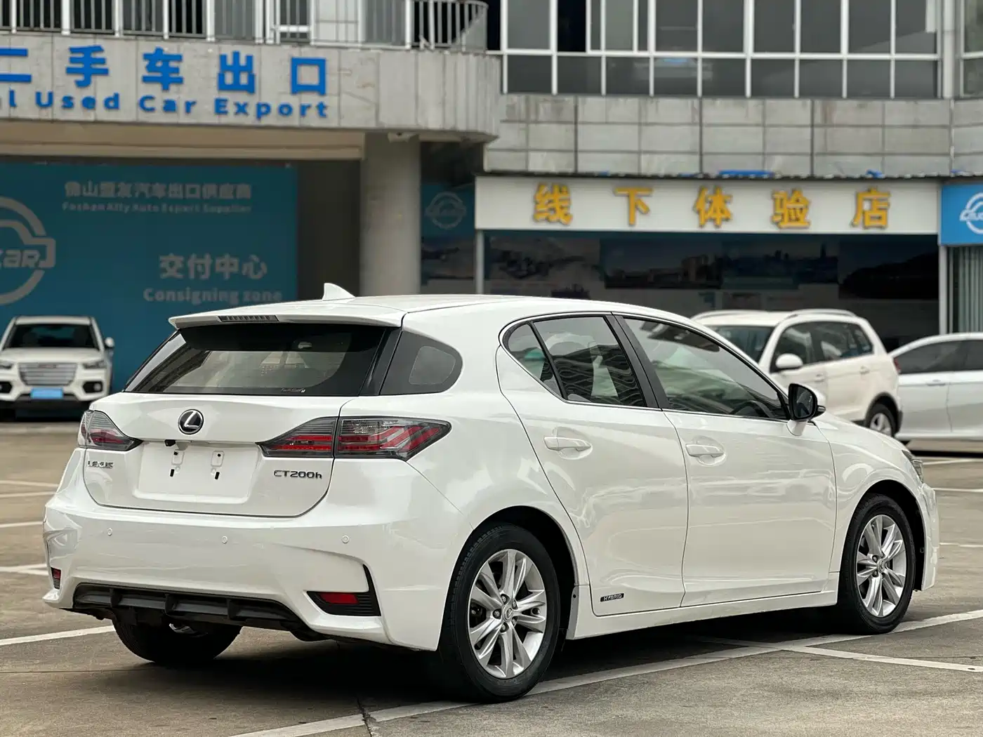 Lexus CT 2014 CT200h Elite Edition Dual Tone фото 5