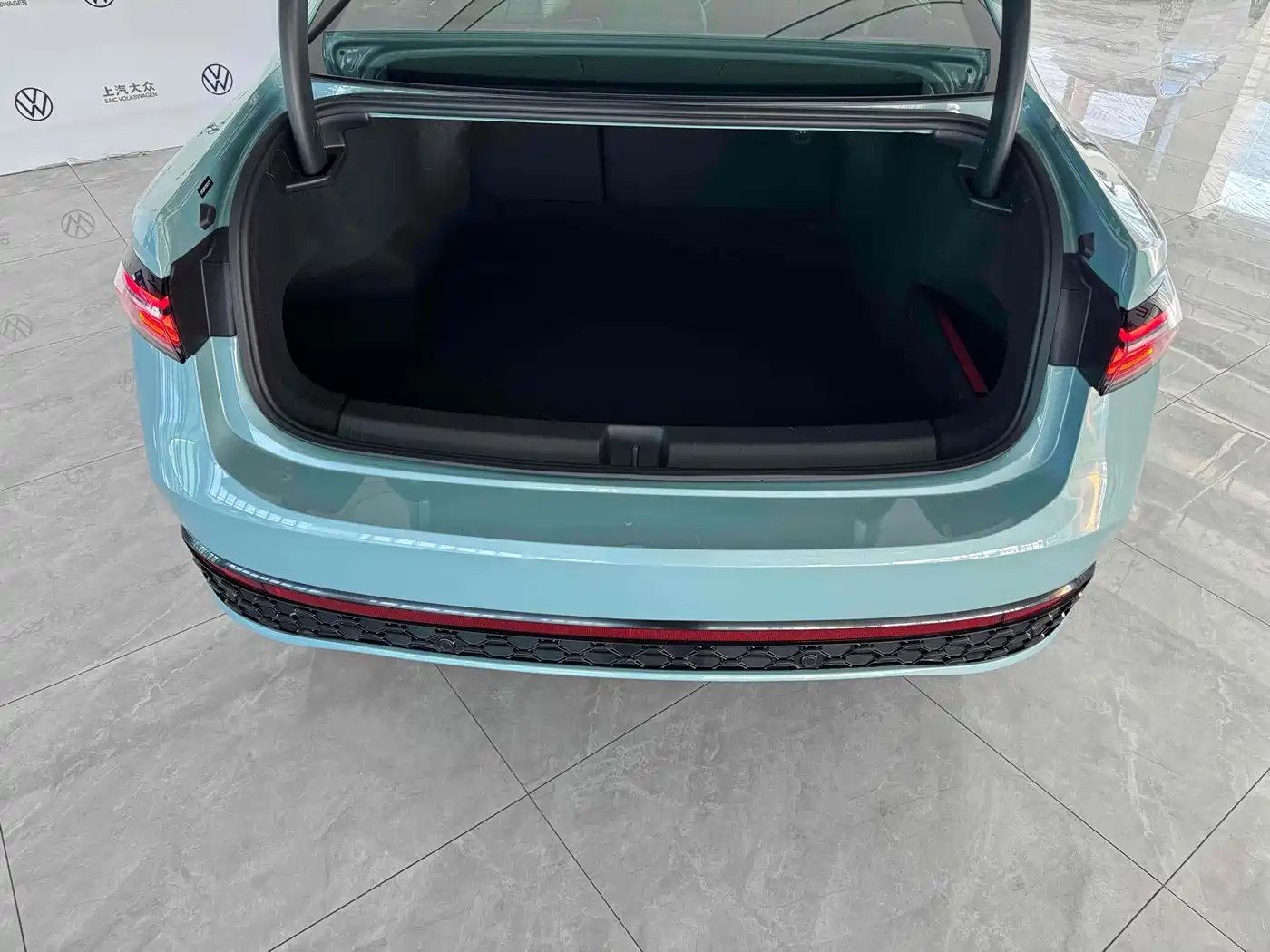 Volkswagen Passat 2025 Model Pro 380TSI Starlight Dragon Premium Edition фото 19