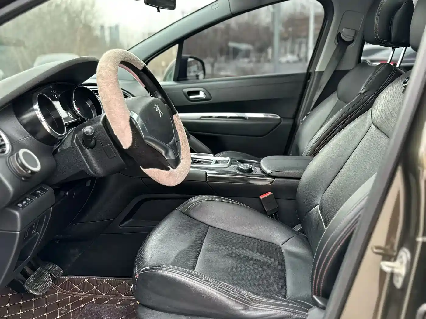 Peugeot 3008 2015 1.6THP Automatic Classic Edition фото 5