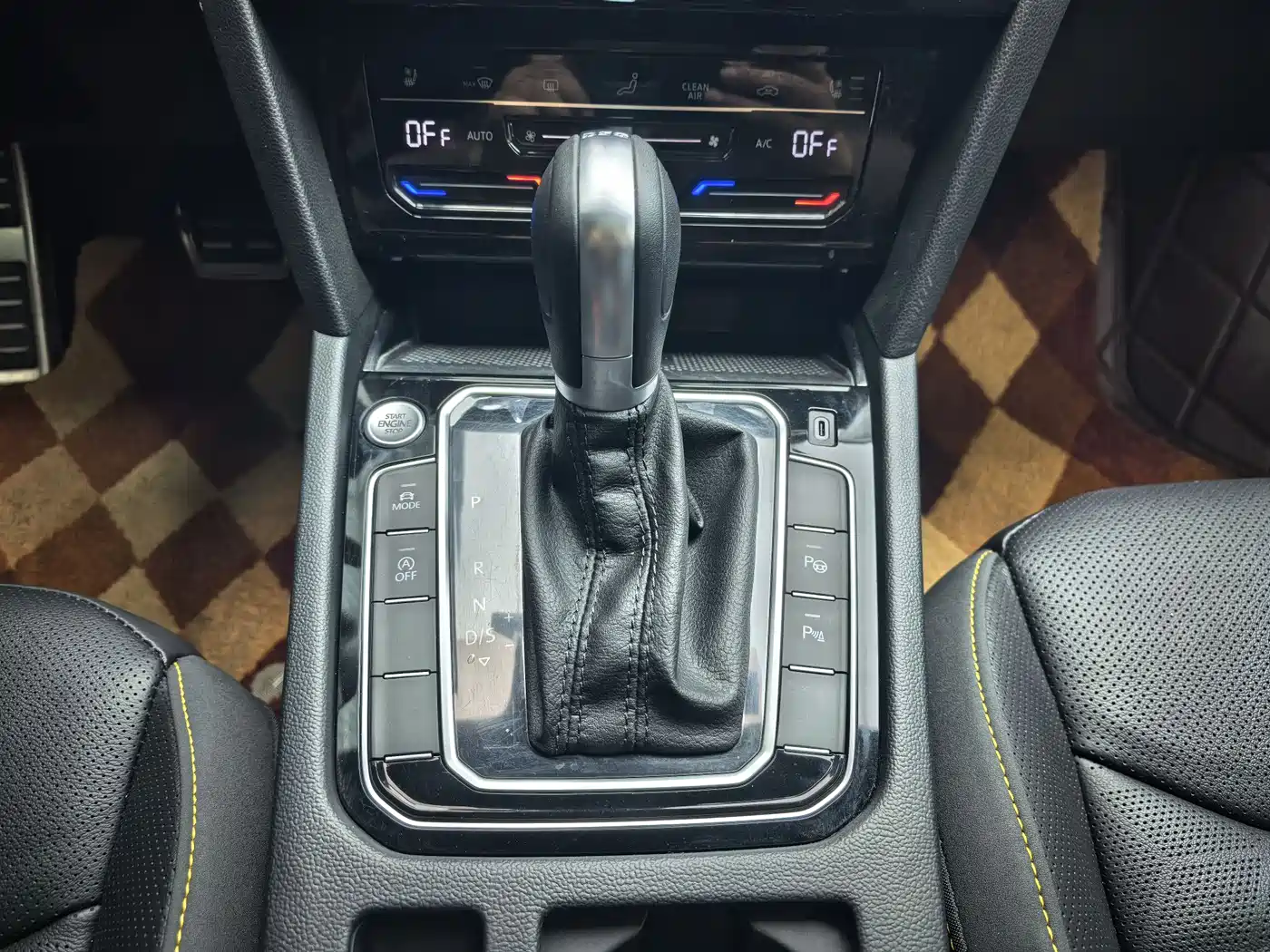 Volkswagen FAW-Volkswagen CC 2023 380TSI Eye-catching Edition фото 13