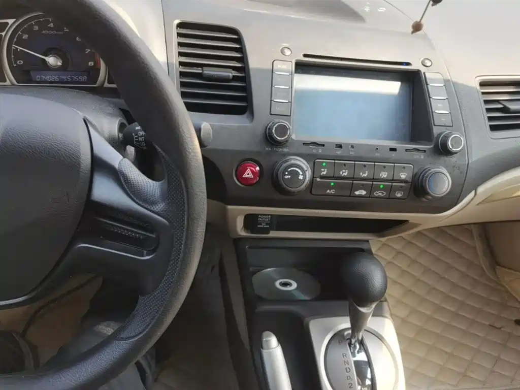 CIIMO CIIMO 2014 2012 1.8L Automatic