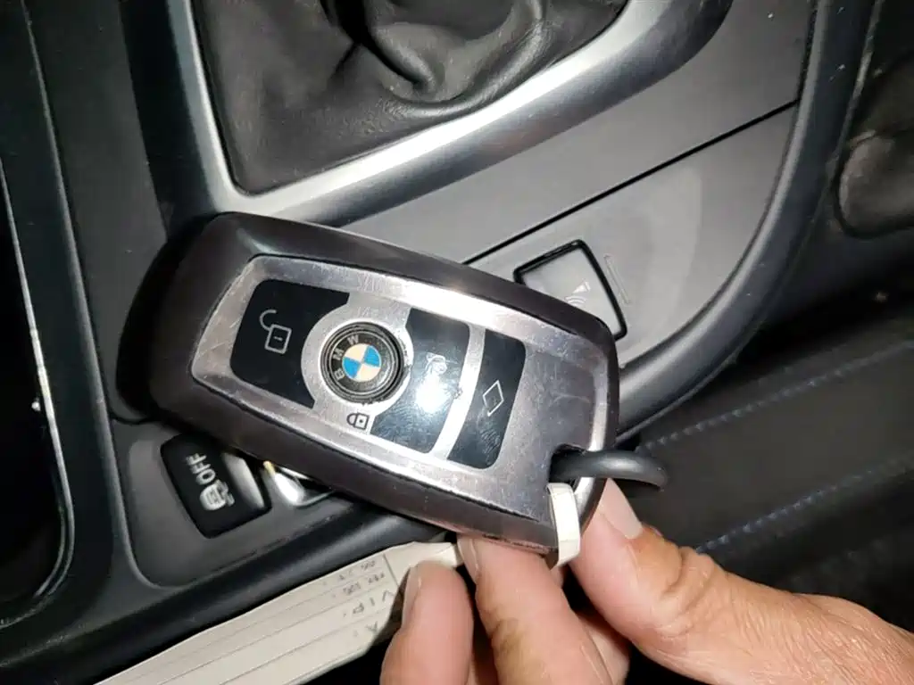 BMW 3 Series 2017 320i M Sport фото 9