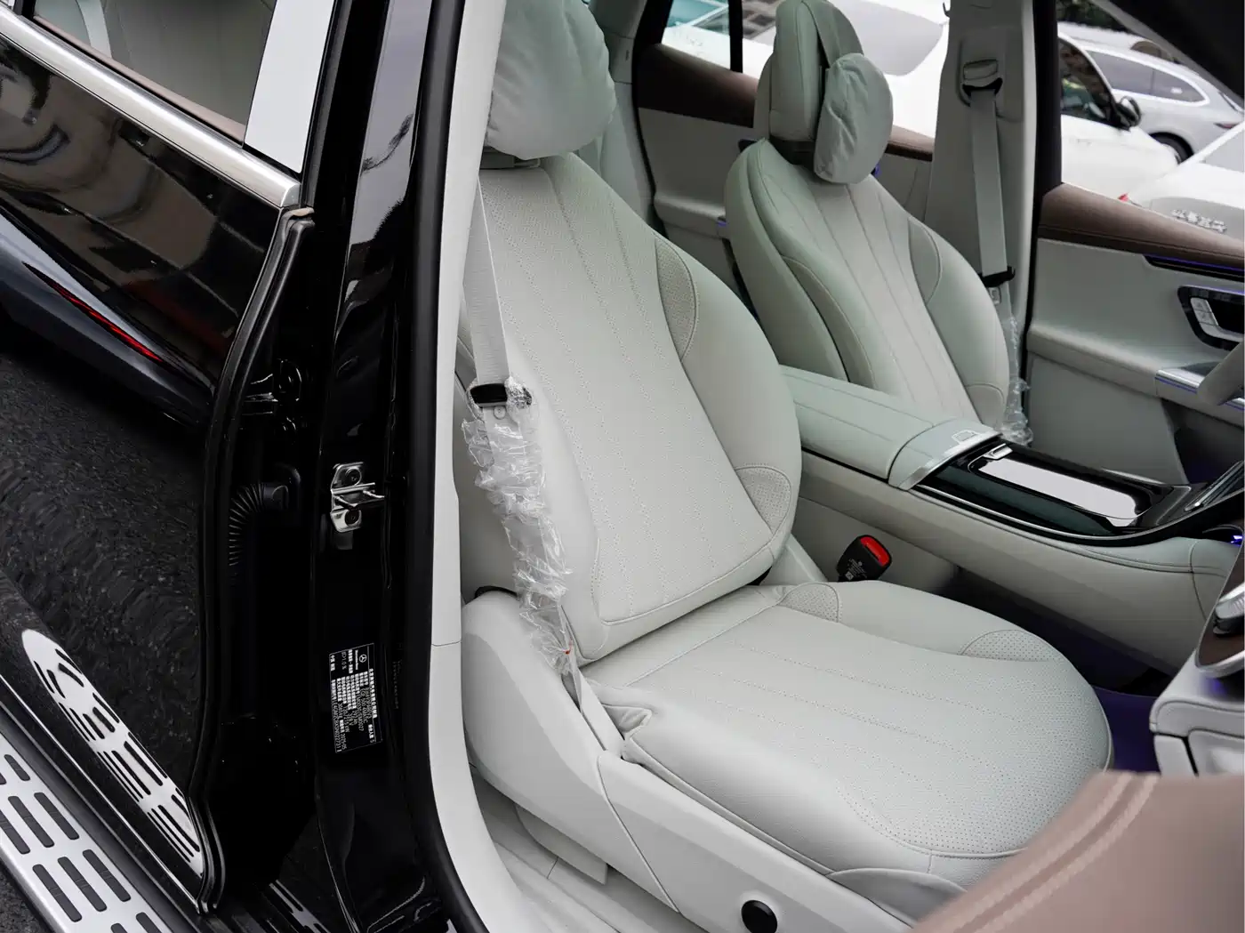 MERCEDES-BENZ EQE SUV