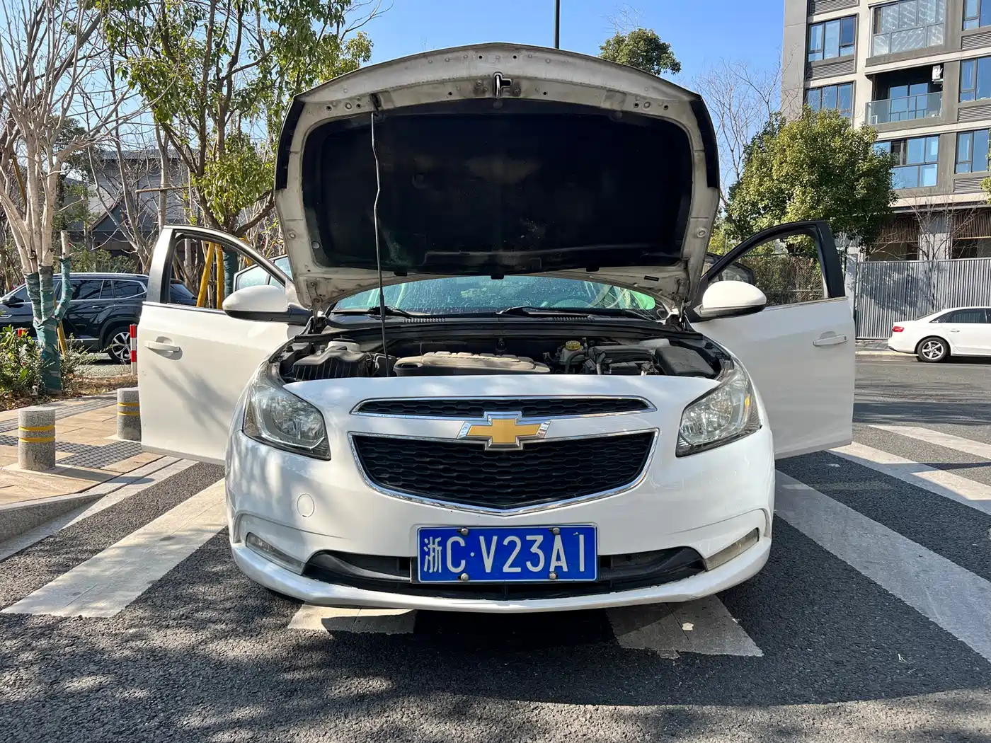 Chevrolet Cruze 2015 1.5L Automatic Luxury Edition фото 23