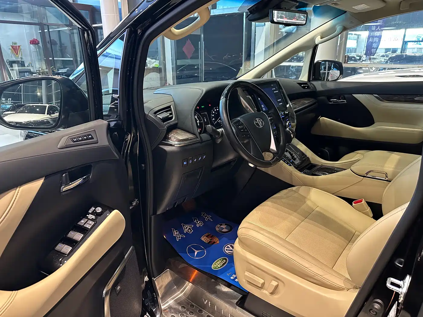 Toyota Vellfire 2021 Crown Hybrid 2.5L HV Supreme Edition фото 7