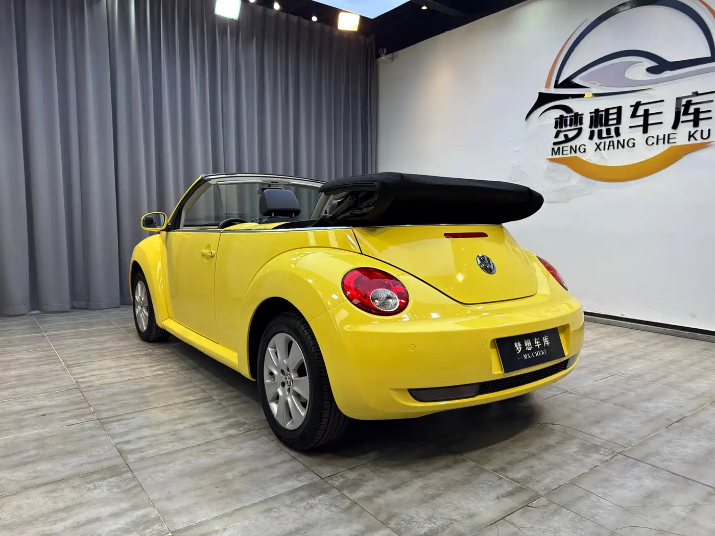 Volkswagen Beetle 2009 2.0 AT Top Convertible фото 5