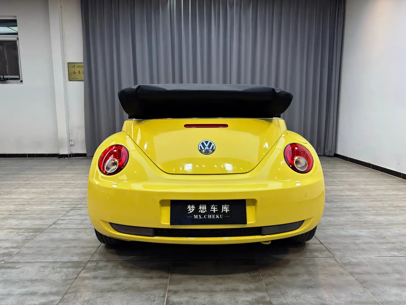 Volkswagen Beetle 2009 2.0 AT Top Convertible фото 7