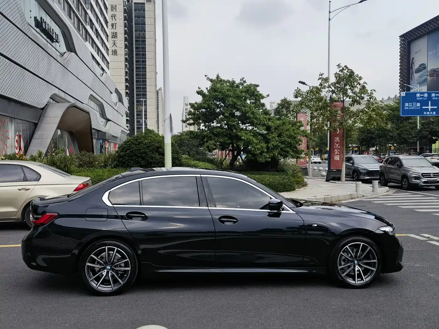 BMW 3 Series 2025 325Li M Sport Package фото 7