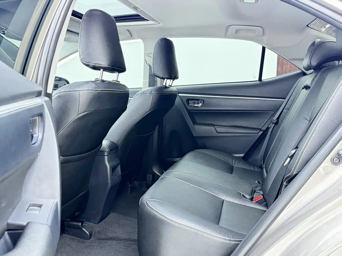 Toyota Corolla 2017 Facelift 1.2T S-CVT GL-i фото 6