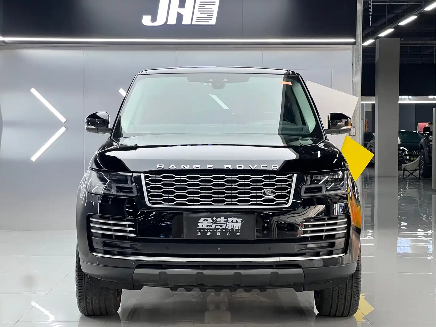 Land Rover Range Rover 2018 3.0 SC V6 Vogue Heritage Extended Edition фото 2