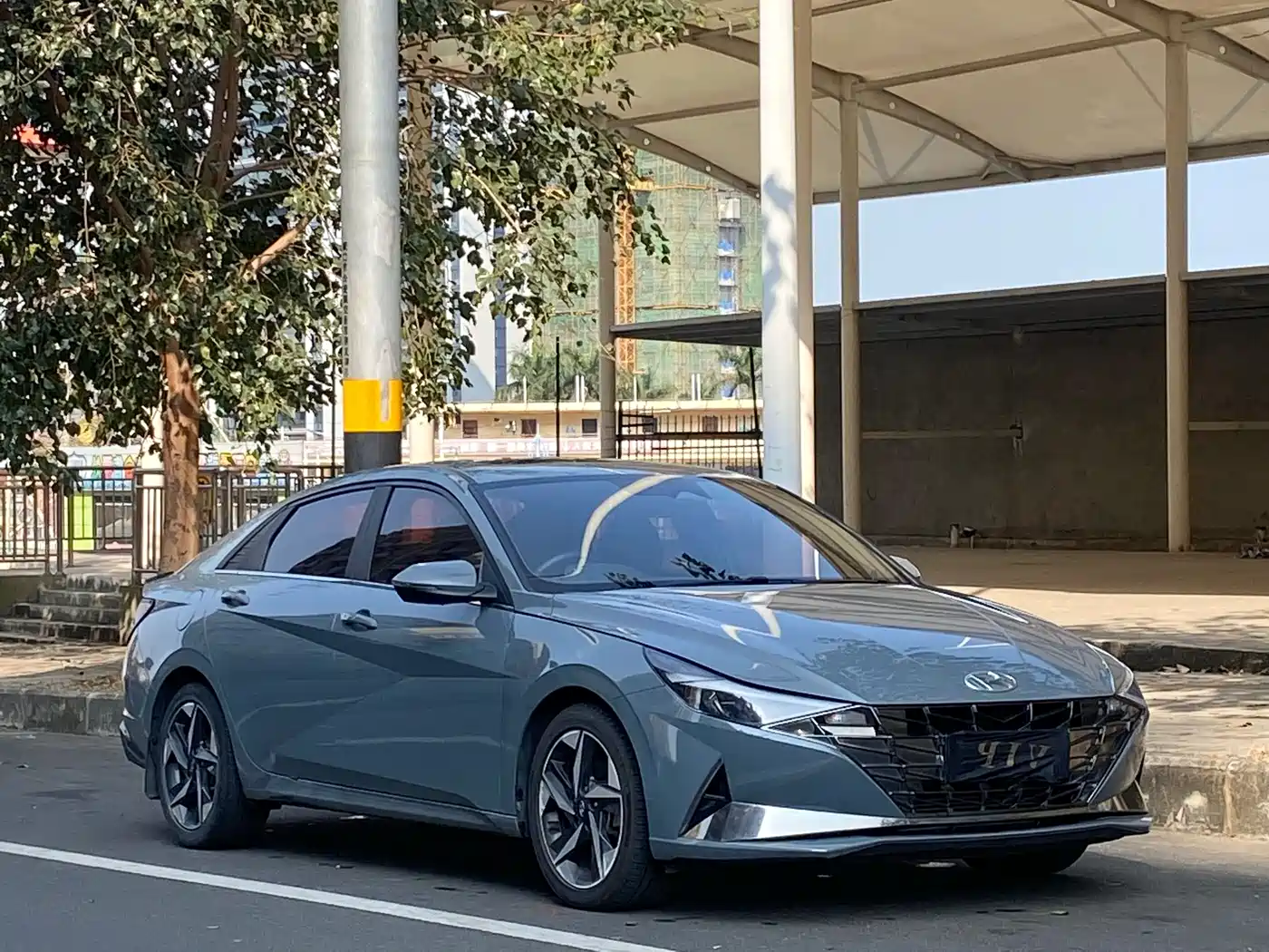 Hyundai Elantra 2022 240TGDi DCT LUX Premium Edition фото 12