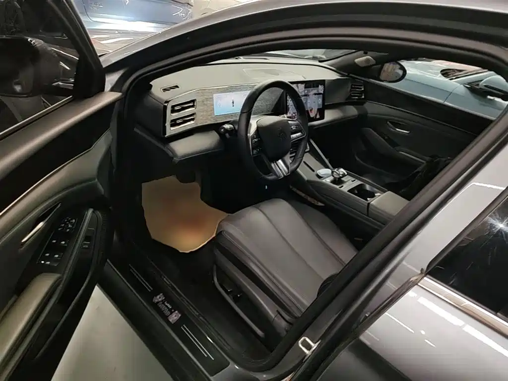 BYD Qin L 2024 DM-i 80KM Superior фото 16