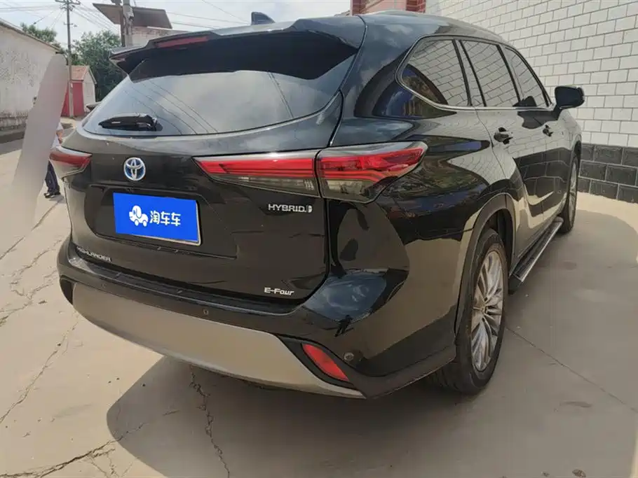 TOYOTA HIGHLANDER