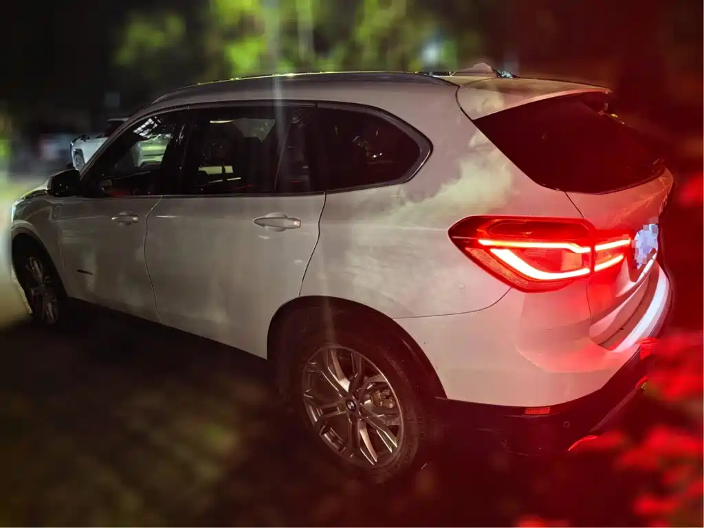 Фото 2 - BMW X1