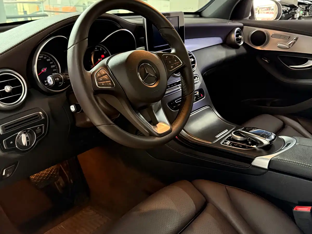 Mercedes-Benz GLC 2018 GLC 200 4MATIC фото 4