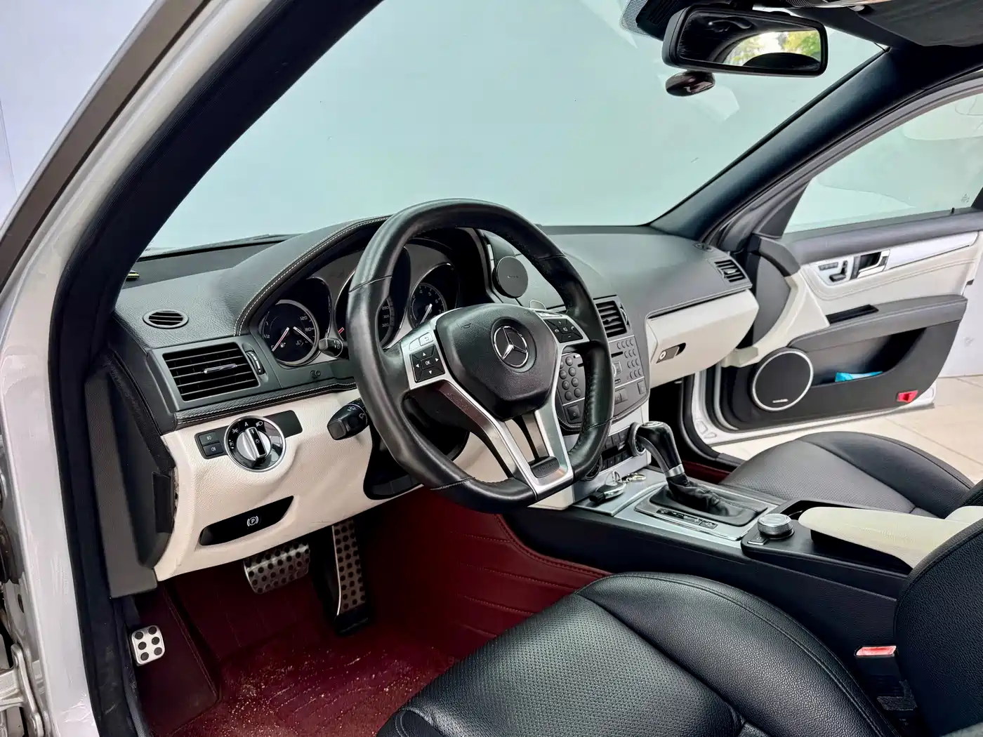 Mercedes-Benz C-Class AMG 2010 AMG C 63 Sport Enhanced Edition фото 7
