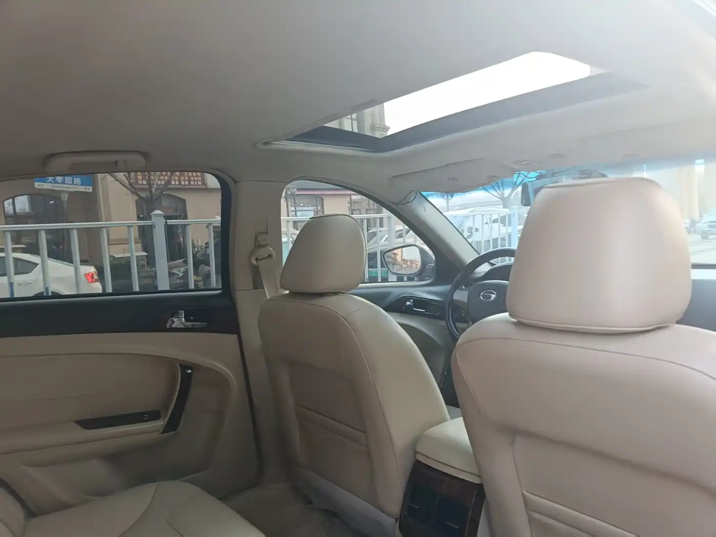 GAC Trumpchi Trumpchi GA5 2012 2.0L Automatic Elite Edition фото 9