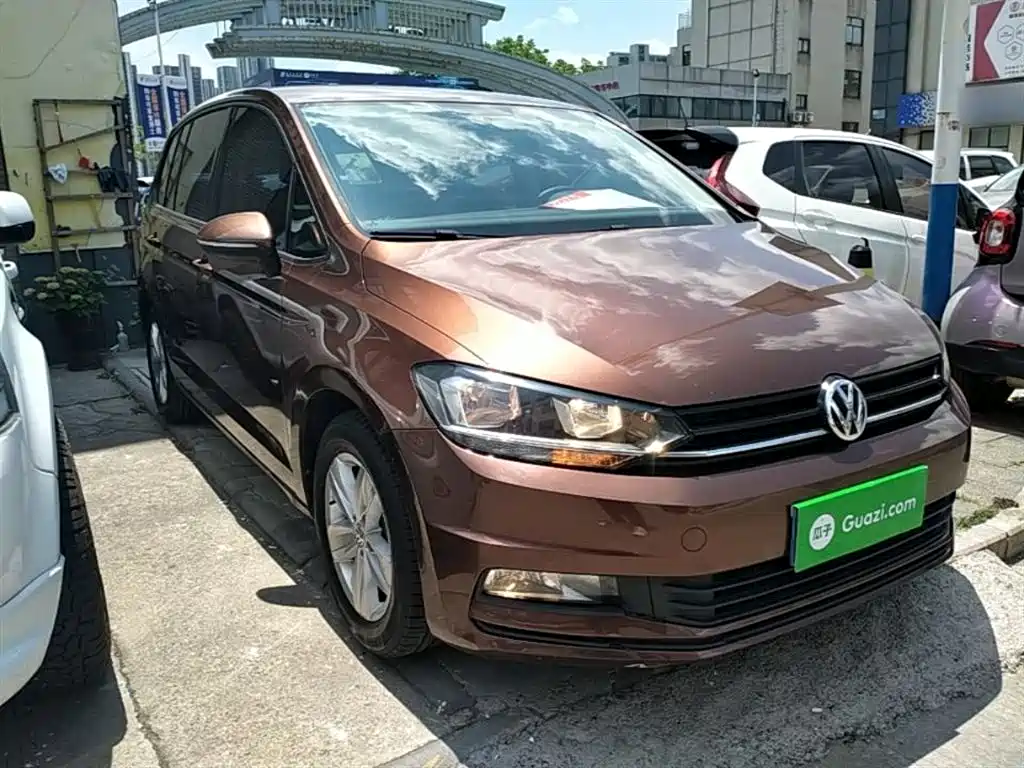 Volkswagen Touran 2016 Touran L 280TSI DSG Trendline фото 4