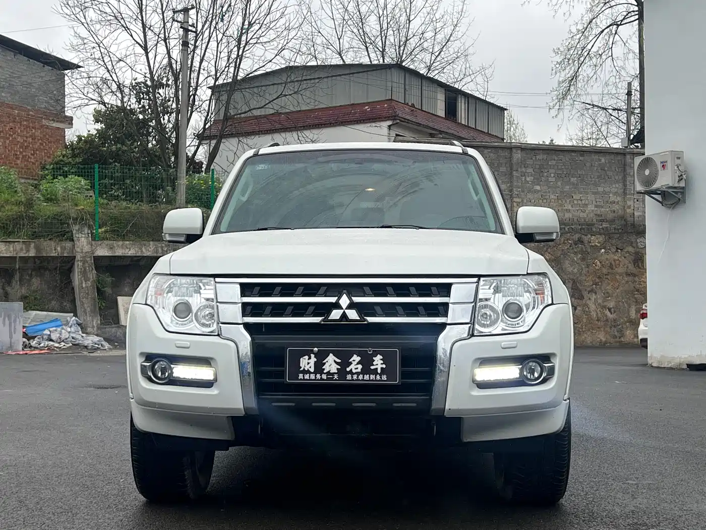 Mitsubishi Pajero (Import) 2018 3.0L Automatic Standard Edition фото 2
