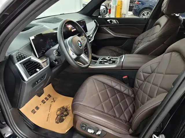BMW X5 2023 xDrive 40Li M Sport Package — фото 5