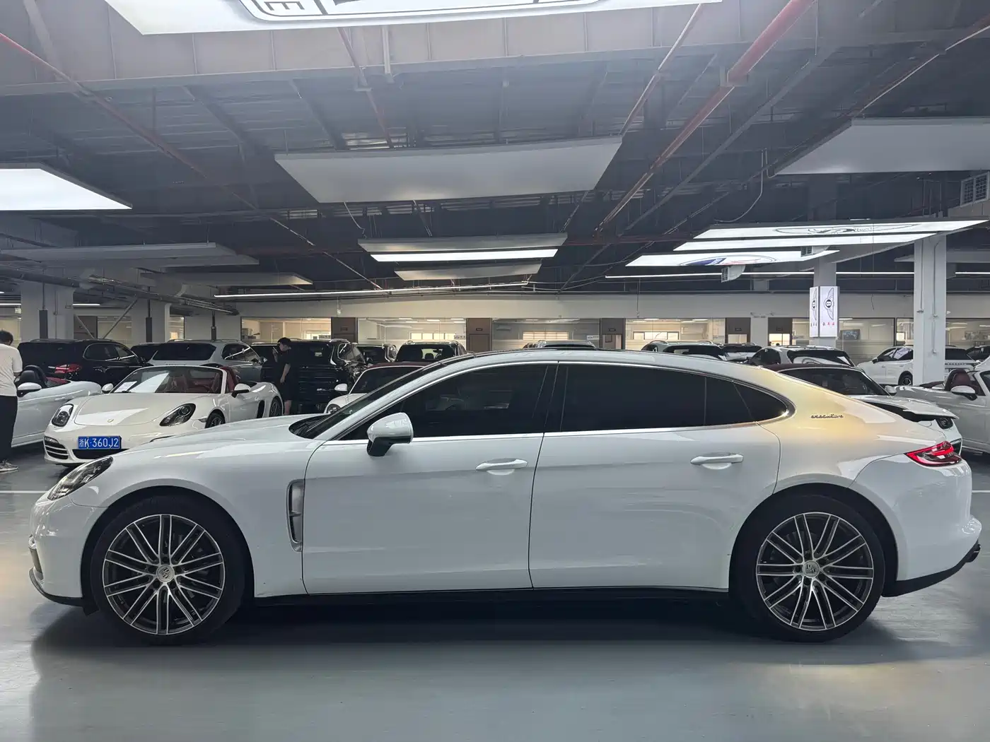 Porsche Panamera 2019 Panamera Executive Long Wheelbase 2.9T фото 16