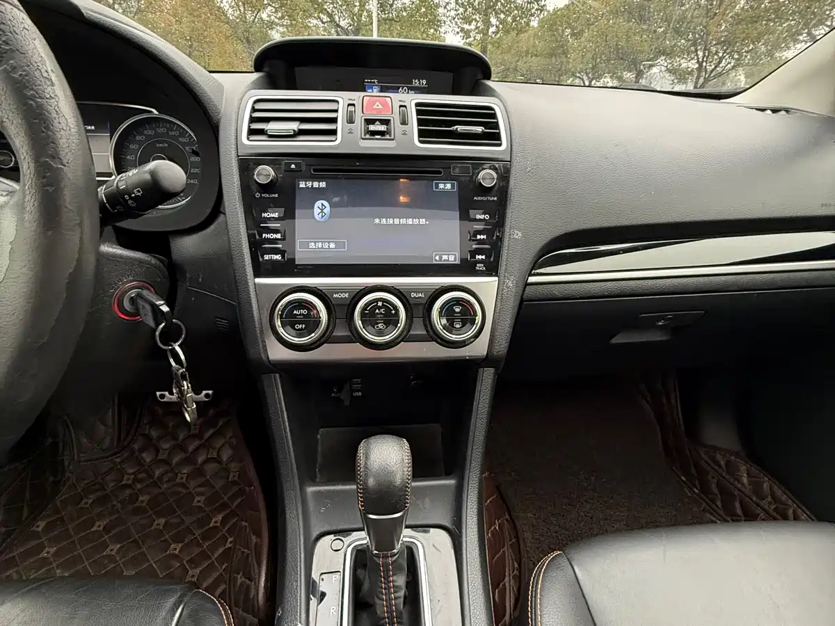Subaru XV 2016 Model 2.0i Luxury Navigation Edition фото 10