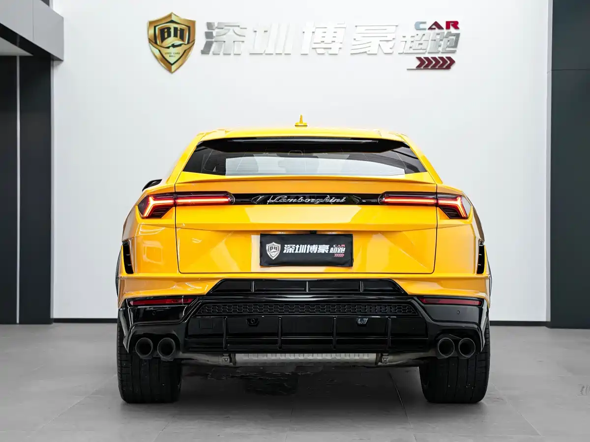 Фото 13 - Lamborghini Urus