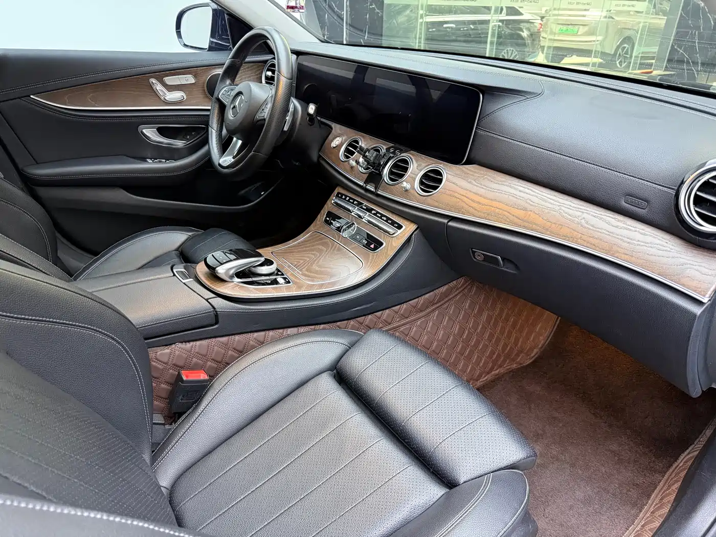 Mercedes-Benz E-Class 2018 E 200 L фото 14